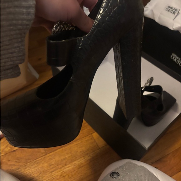 Versace Jeans Collection Black Croc-Embossed heels - Picture 10 of 12